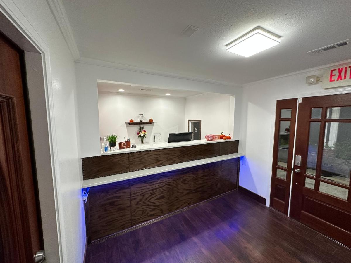 Razorback Inn Роджерс Экстерьер фото