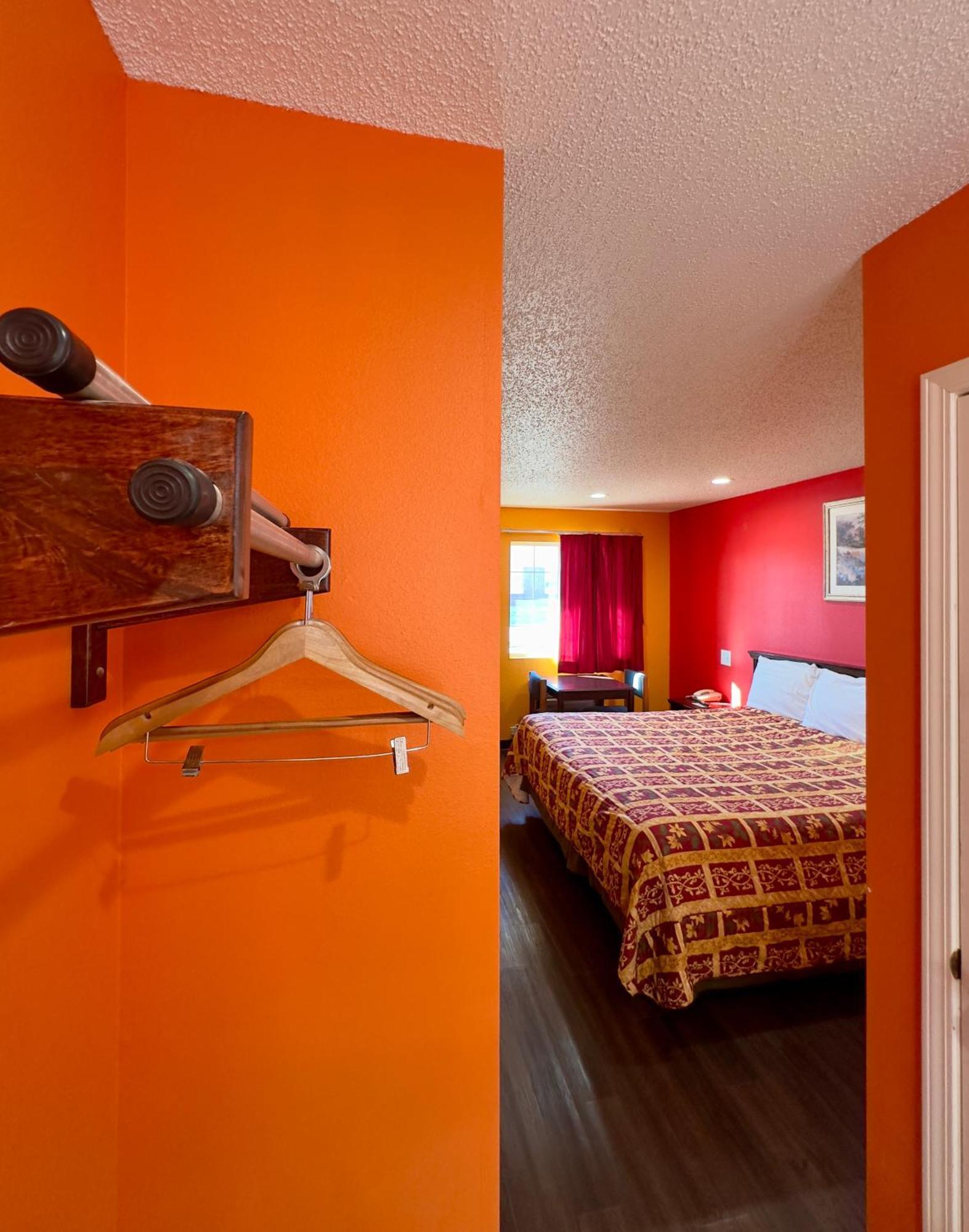 Razorback Inn Роджерс Экстерьер фото